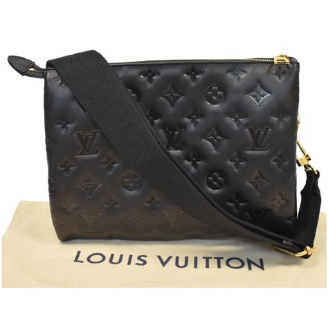 louis vuitton zwart tasje|Louis Vuitton shoulder bag.